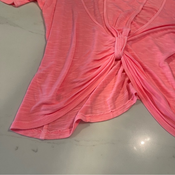 NWOT LF emma + sam neon pink cut out cropped tshirt - Picture 10 of 14